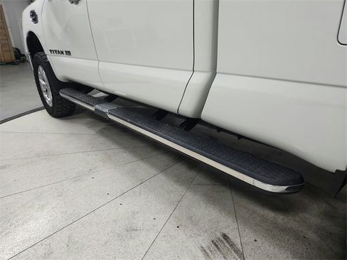 Used 2019 Nissan Titan SV w/ SV Convenience Package image 40