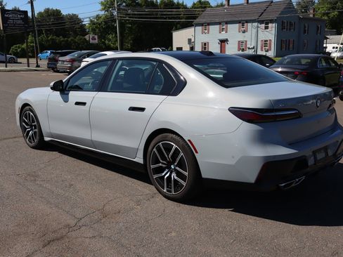 Used 2024 BMW 760i xDrive w/ Premium Package AWD/4WD image 7