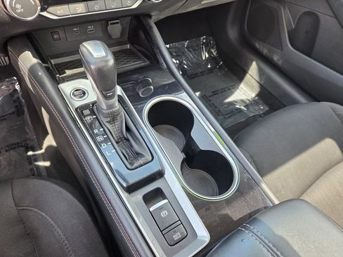 Used 2024 Nissan Altima 2.5 SV w/ SV Premium Package FWD image 25