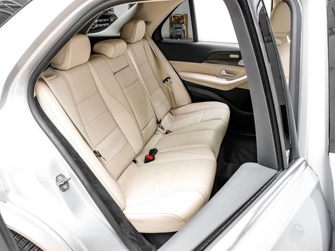 Used 2021 Mercedes-Benz GLE 450 4MATIC w/ AMG Line Exterior image 30