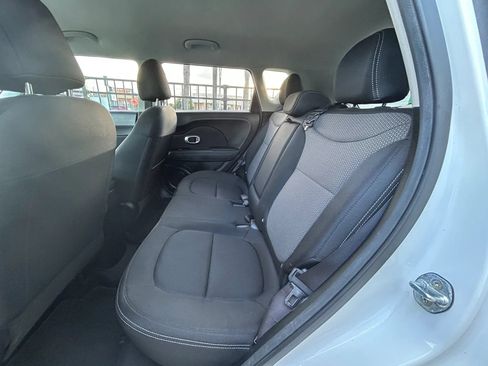 Used 2019 Kia Soul + FWD image 7