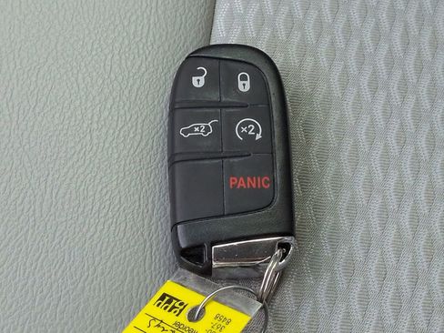 Certified 2022 Jeep Compass Latitude w/ Convenience Group image 28