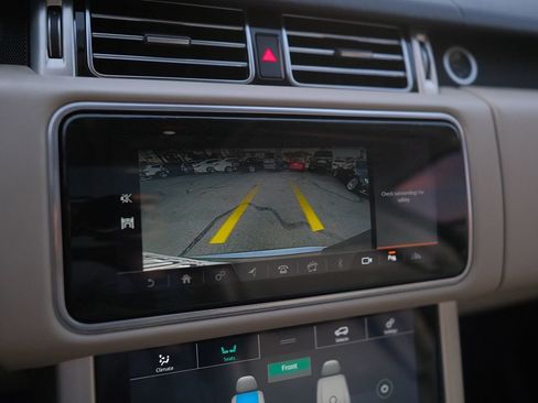 Used 2020 Land Rover Range Rover HSE image 19