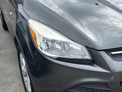Used 2016 Ford Escape SE w/ Equipment Group 201A FWD image 8