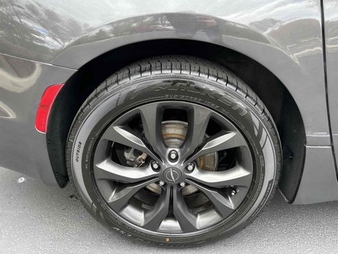 Used 2019 Chrysler Pacifica Limited w/ Advanced Safetytec Group FWD image 79