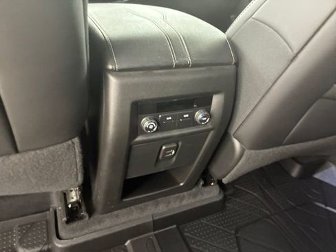Certified 2024 Chevrolet Traverse LT AWD/4WD image 19
