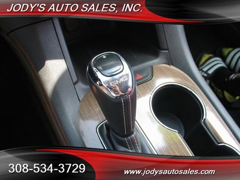 Used 2019 GMC Acadia SLE image 16