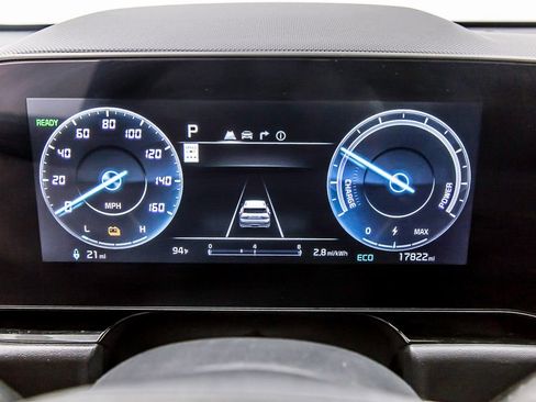 Used 2024 Kia Niro Wind FWD image 16