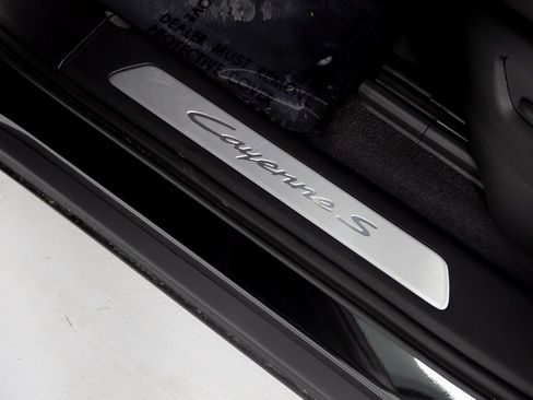 New 2026 Porsche Cayenne S image 17