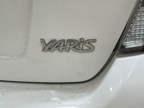Used 2012 Toyota Yaris L FWD image 8