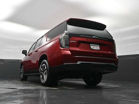 New 2026 Chevrolet Suburban LT w/ Comfort Package image 23