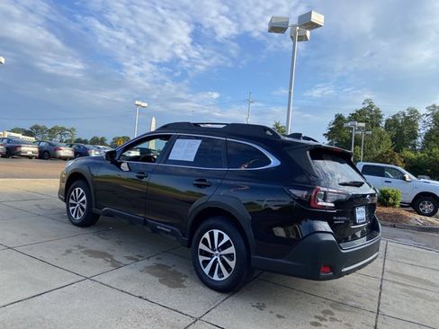 Used 2023 Subaru Outback Premium AWD/4WD image 8