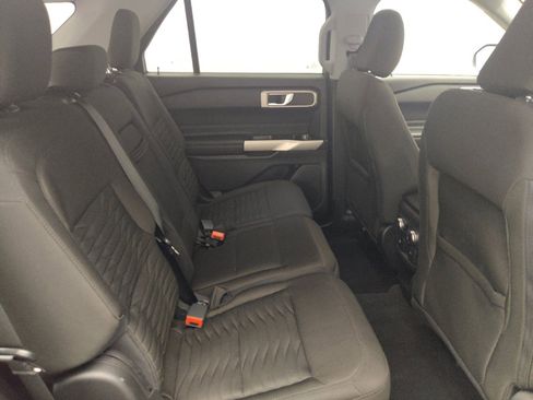 Used 2021 Ford Explorer XLT RWD image 19