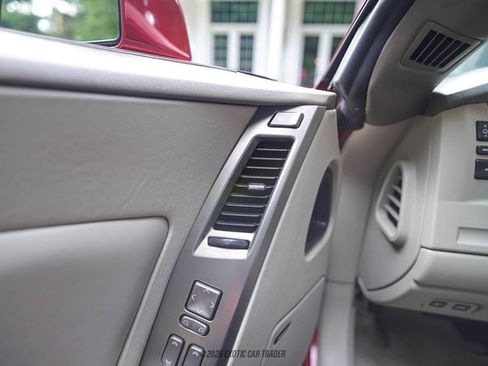 Used 2004 Cadillac XLR RWD image 29