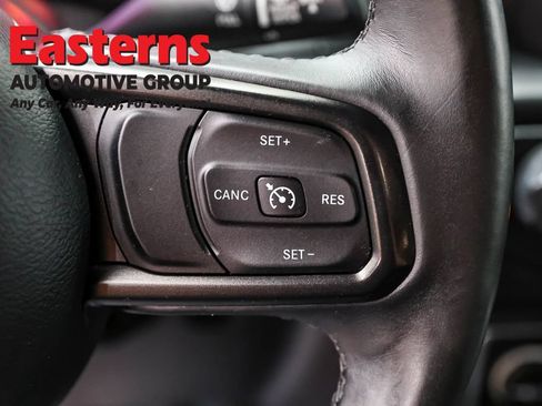 Used 2018 Jeep Wrangler Unlimited Sport S AWD/4WD image 18