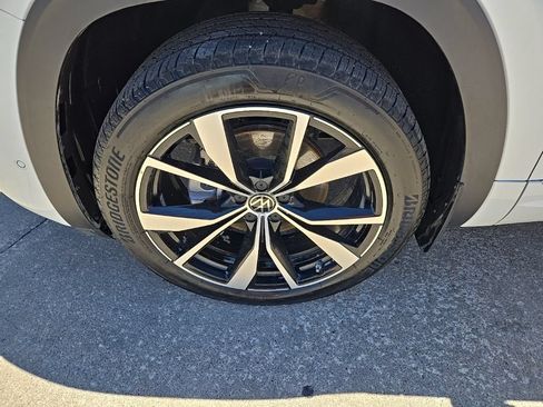 Used 2024 Volkswagen Atlas SEL Premium R-Line AWD/4WD image 26