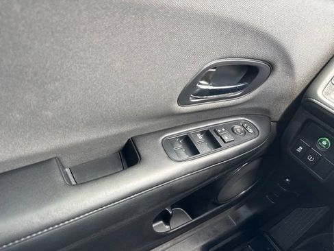 Used 2019 Honda HR-V Sport image 19