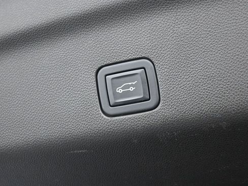 Used 2022 Chevrolet Tahoe RST w/ Sport Performance Package RWD image 47