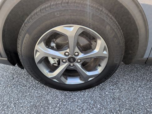 Used 2025 Ford Escape ST-Line w/ Tech Pack #1 FWD image 2