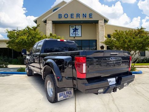 Used 2022 Ford F350 Lariat w/ Lariat Ultimate Package AWD/4WD image 3