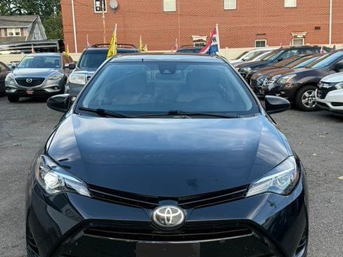 Used 2018 Toyota Corolla LE FWD image 2