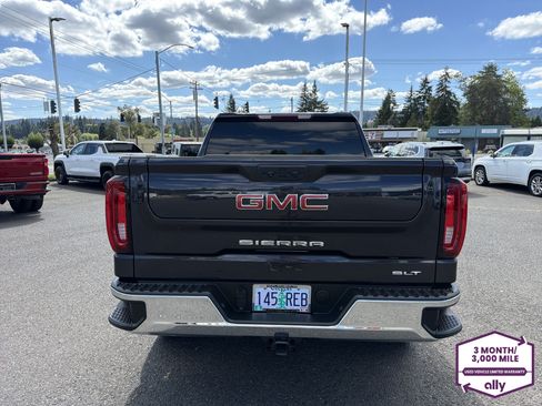Used 2023 GMC Sierra 1500 SLT w/ SLT Premium Package RWD image 4