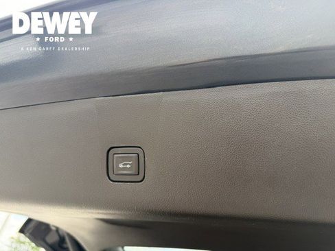 Used 2019 Chevrolet Traverse LT AWD/4WD image 28
