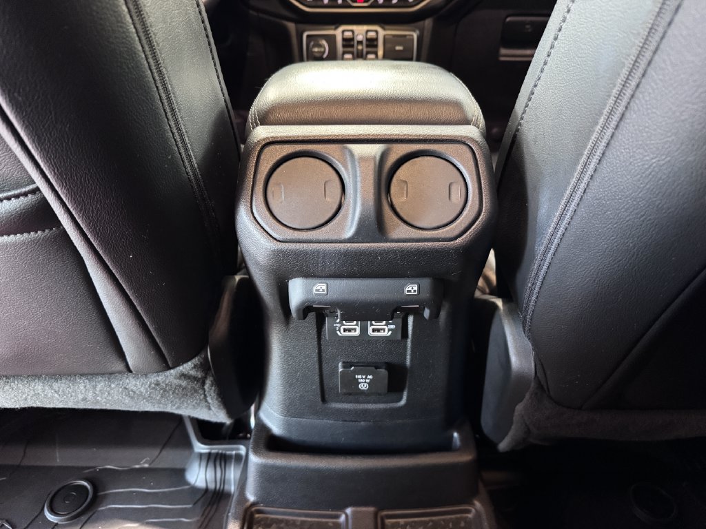 Used 2020 Jeep Wrangler Unlimited Sahara AWD/4WD image 28