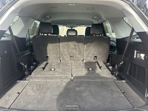 Certified 2022 Ford Explorer XLT w/ Equipment Group 202A image 11