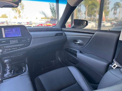Used 2024 Lexus ES 300h w/ Premium Package FWD image 20