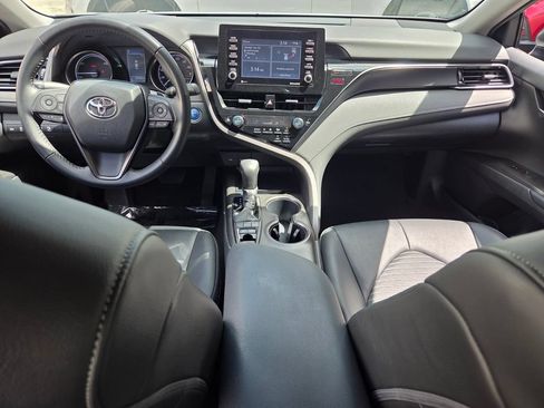 Used 2022 Toyota Camry SE w/ Convenience Package FWD image 13