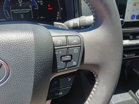Used 2025 Toyota Camry SE FWD image 20