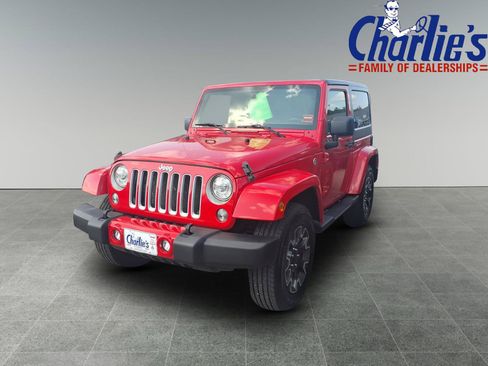 Used 2017 Jeep Wrangler Sahara w/ Dual Top Group AWD/4WD image 1