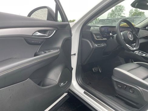 Used 2025 Buick Envision Sport Touring AWD/4WD image 13