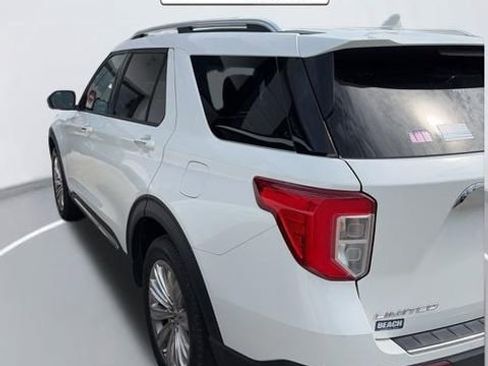 Used 2022 Ford Explorer Limited w/ Equipment Group 301A RWD image 8
