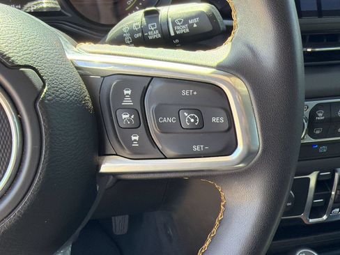 Used 2024 Jeep Wrangler Unlimited Sahara AWD/4WD image 16