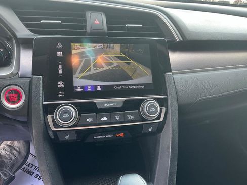 Used 2017 Honda Civic Touring image 22