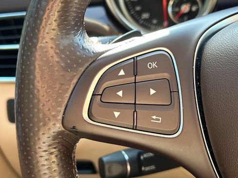 Used 2019 Mercedes-Benz GLE 400 4MATIC image 26