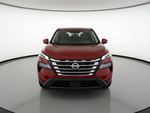 Used 2025 Nissan Rogue SV AWD/4WD image 2