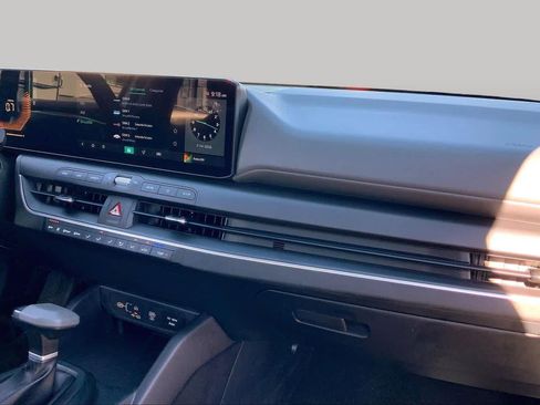 Used 2025 Kia K4 FWD image 18
