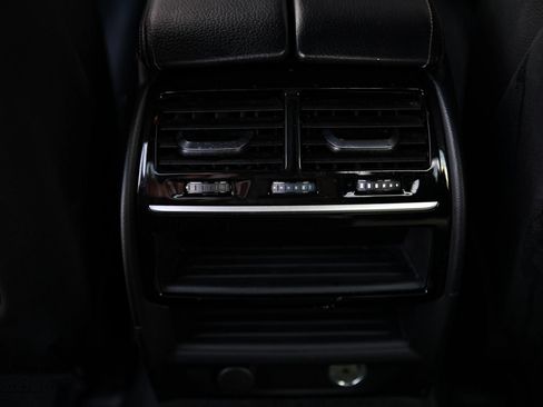 Used 2019 BMW 530e xDrive w/ Convenience Package AWD/4WD image 37