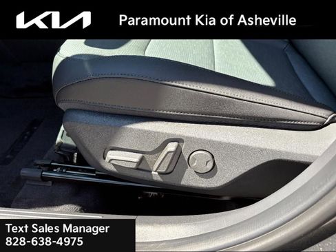 New 2025 Kia Niro SX image 19