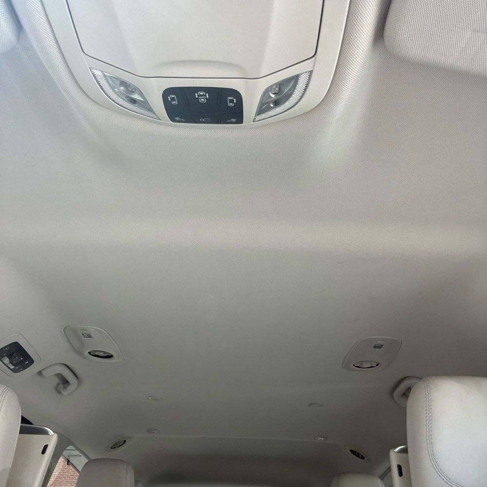 Used 2020 Chrysler Pacifica Limited w/ Advanced Safetytec Group FWD image 11