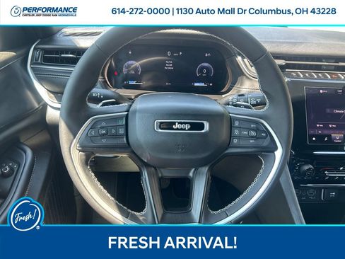 Used 2026 Jeep Grand Cherokee Laredo AWD/4WD image 20