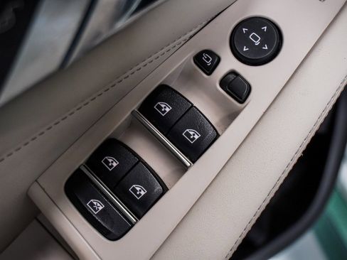 Used 2020 BMW X5 M50i w/ Premium Package image 38