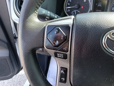 Used 2023 Toyota Tacoma SR5 w/ Technology Package AWD/4WD image 18