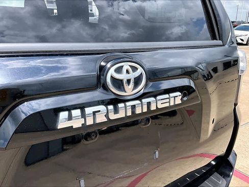 Used 2015 Toyota 4Runner SR5 RWD image 31