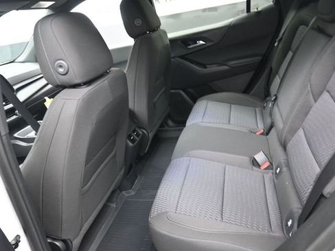 New 2026 Chevrolet Equinox LT w/ LPO, Floor Liner Package FWD image 9