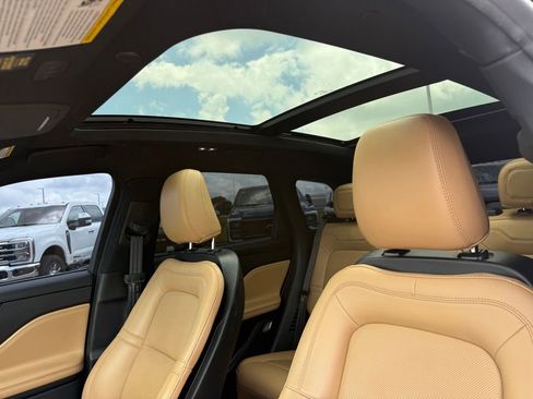Used 2022 Lincoln Corsair Reserve w/ Equipment Group 201A AWD/4WD image 6