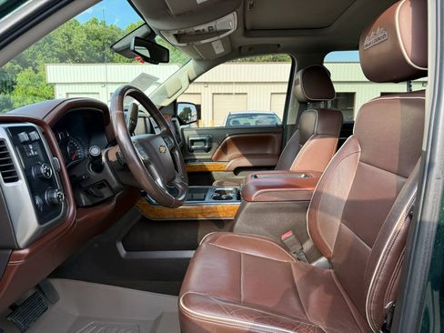 Used 2015 Chevrolet Silverado 1500 High Country w/ High Country Premium Package AWD/4WD image 2